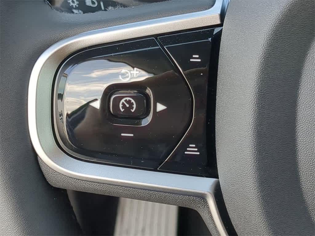 Thumbnail: 2026 Volvo XC60 - 22