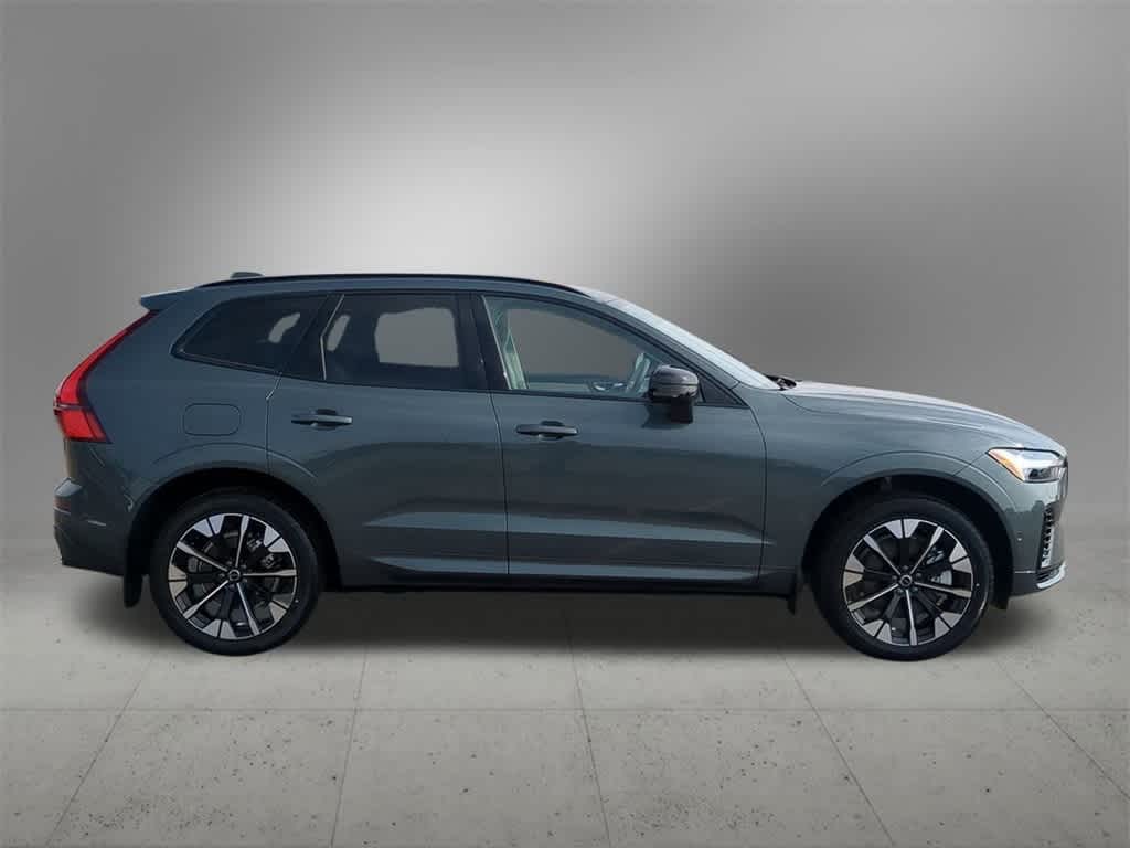 Thumbnail: 2026 Volvo XC60 - 7