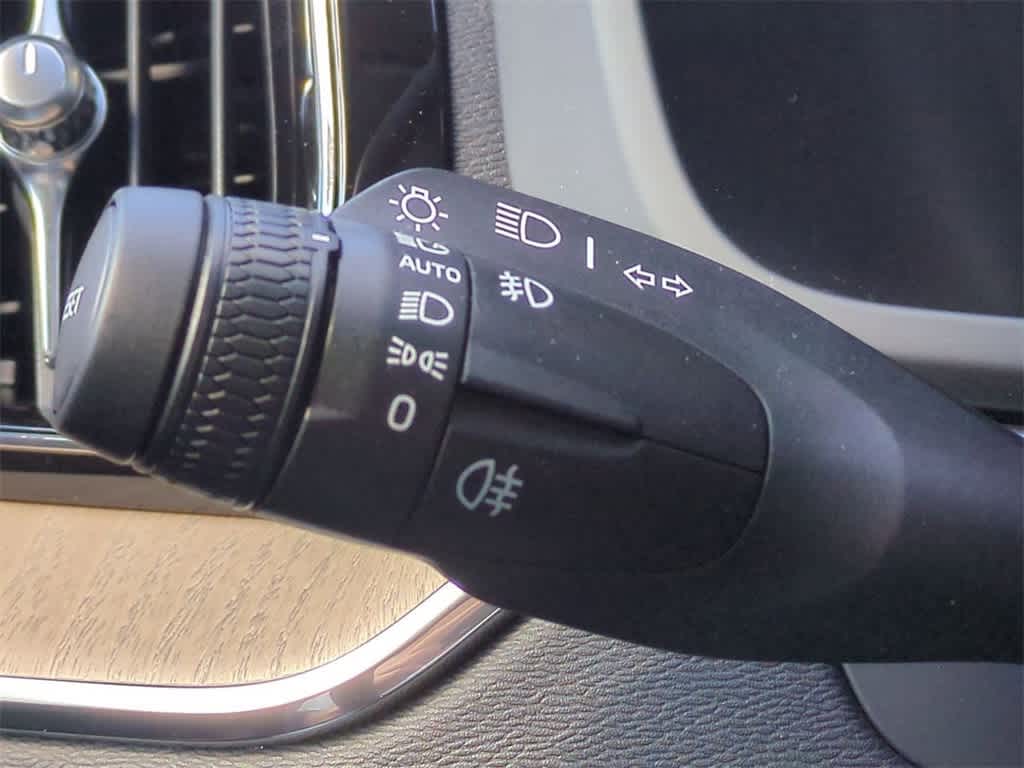 Thumbnail: 2026 Volvo XC60 - 27