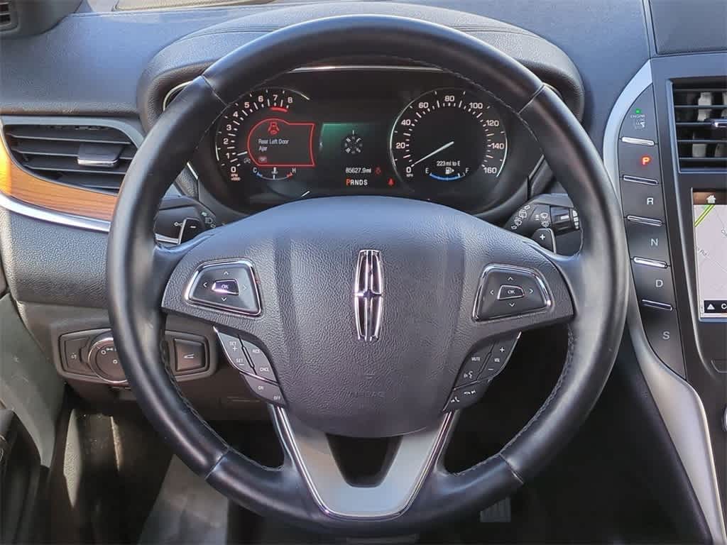 Thumbnail: 2017 Lincoln MKC - 23