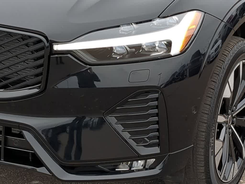 Thumbnail: 2026 Volvo XC60 - 10