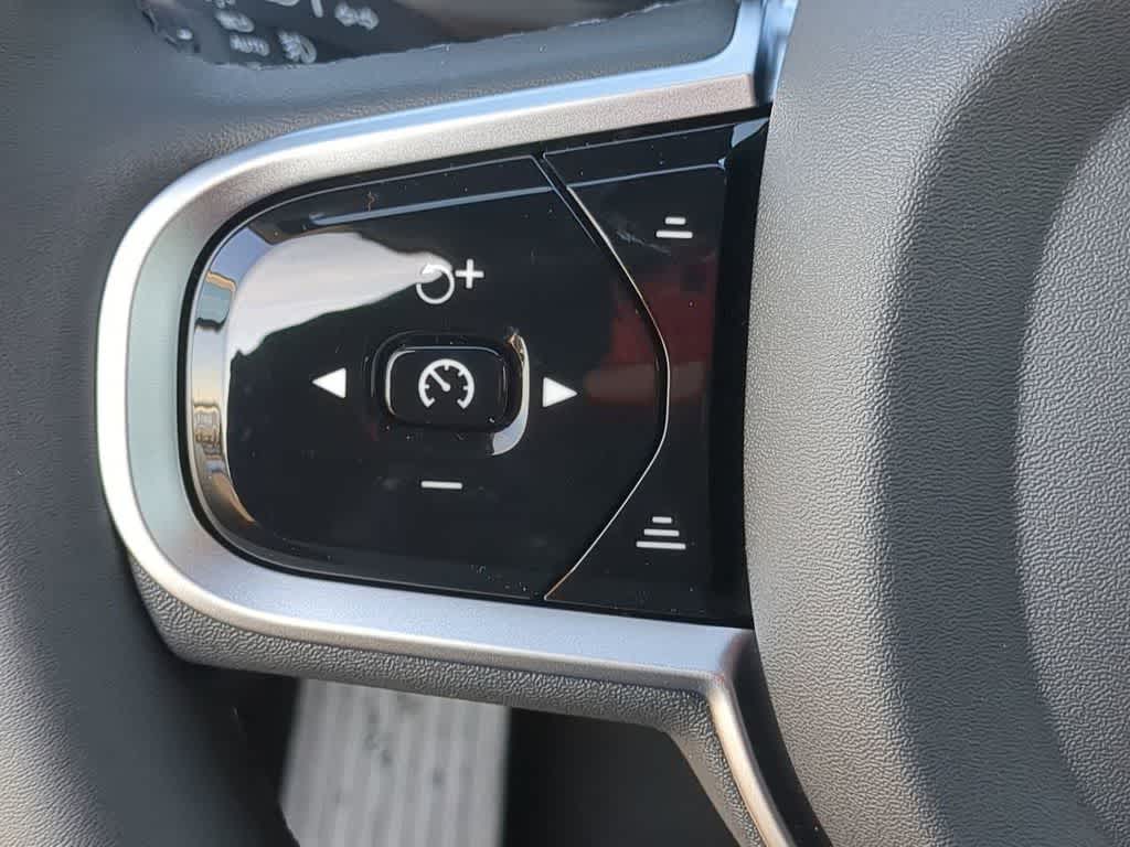 Thumbnail: 2026 Volvo XC60 - 22