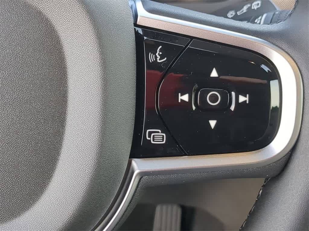 Thumbnail: 2026 Volvo XC90 - 25