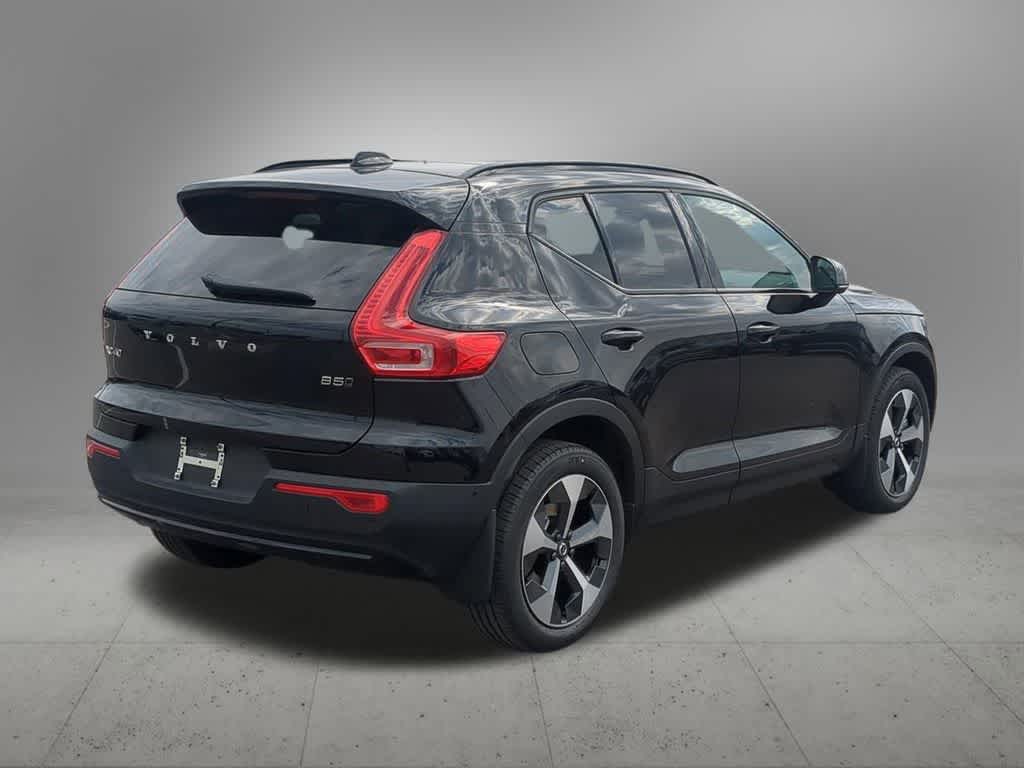 Thumbnail: 2026 Volvo XC40 - 6