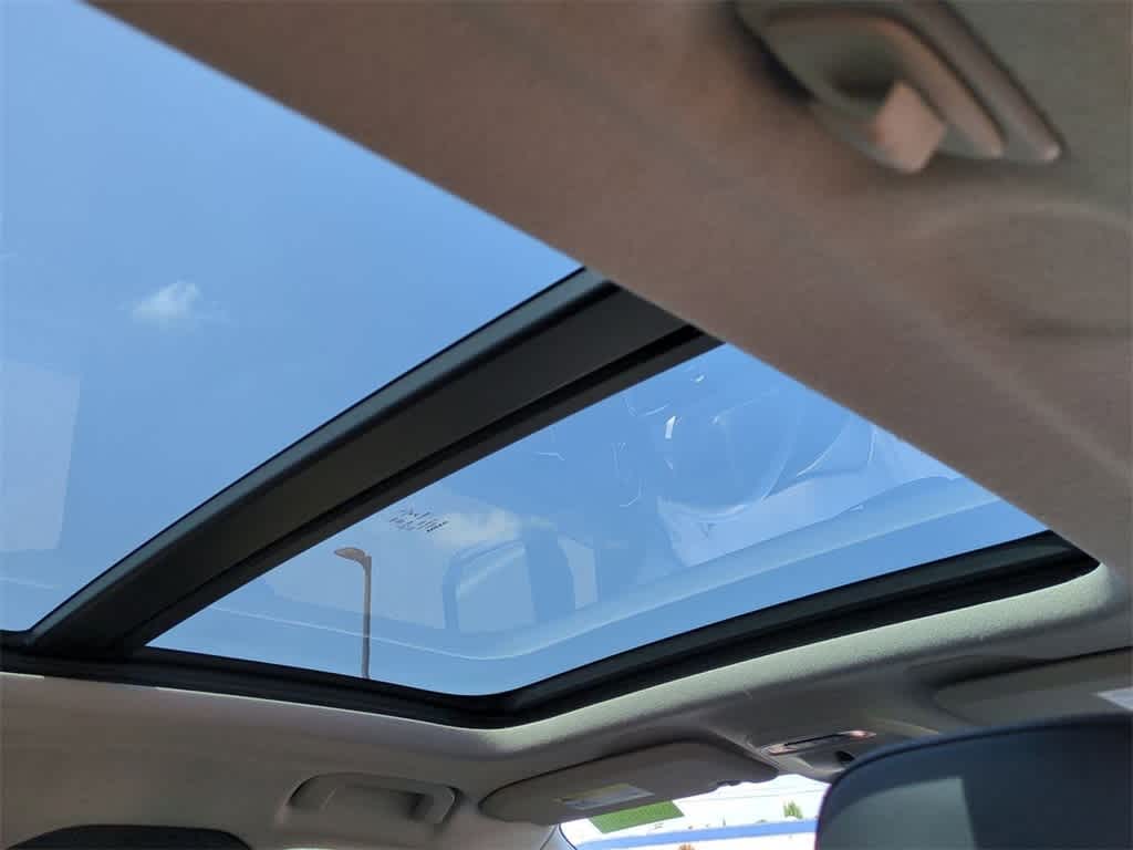 Thumbnail: 2021 Volvo XC40 - 20