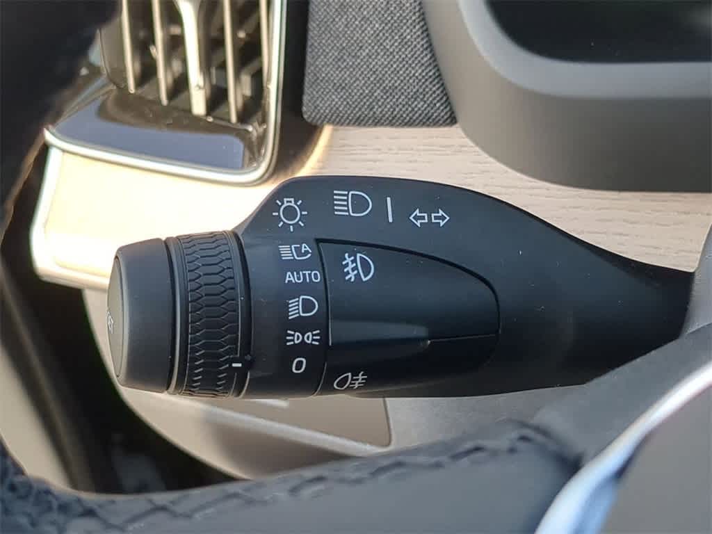 Thumbnail: 2026 Volvo XC90 - 27