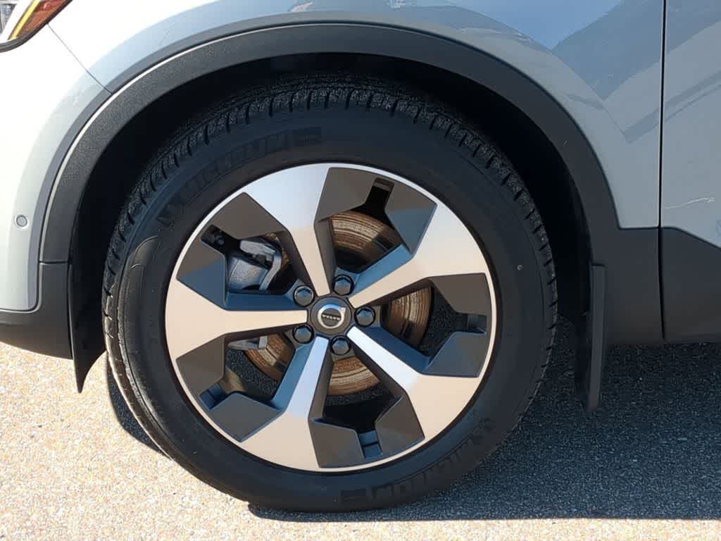 Thumbnail: 2026 Volvo XC40 - 13