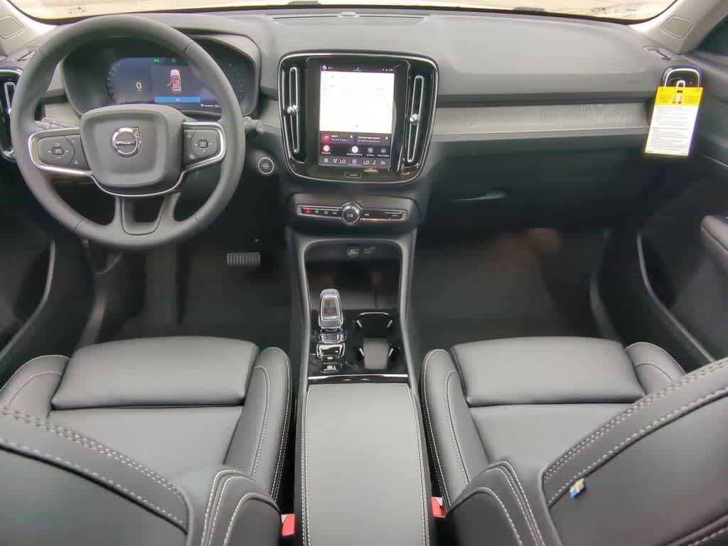 Thumbnail: 2026 Volvo XC40 - 14