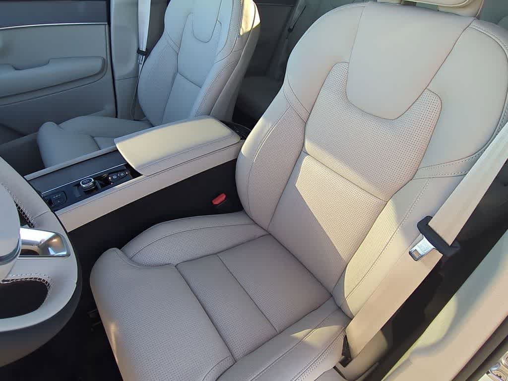 Thumbnail: 2026 Volvo XC90 - 14