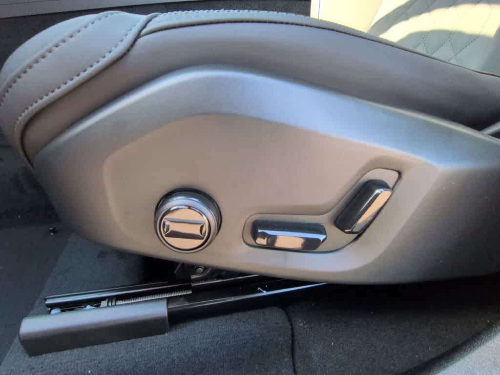 Thumbnail: 2026 Volvo XC60 - 17