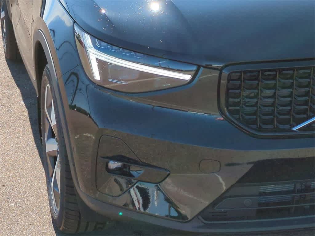 Thumbnail: 2026 Volvo XC40 - 10