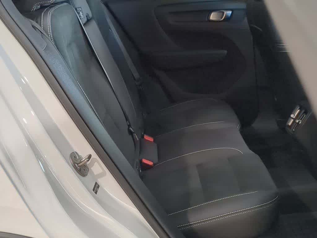 Thumbnail: 2026 Volvo XC40 - 19