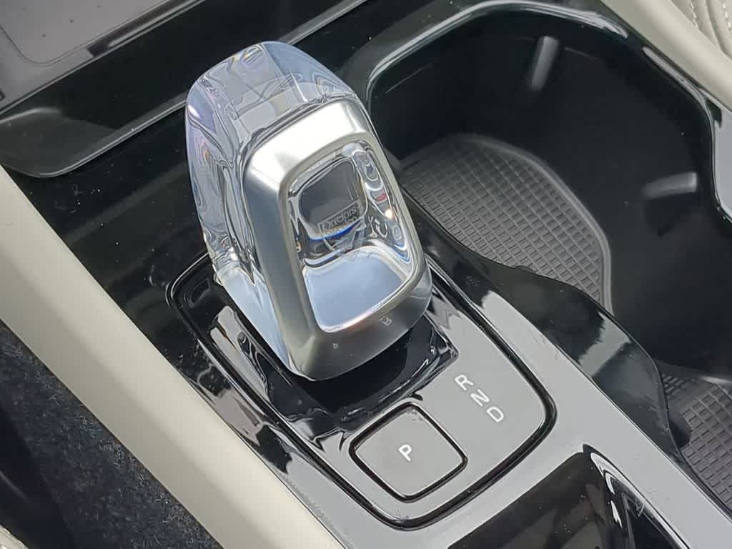 Thumbnail: 2026 Volvo XC40 - 30