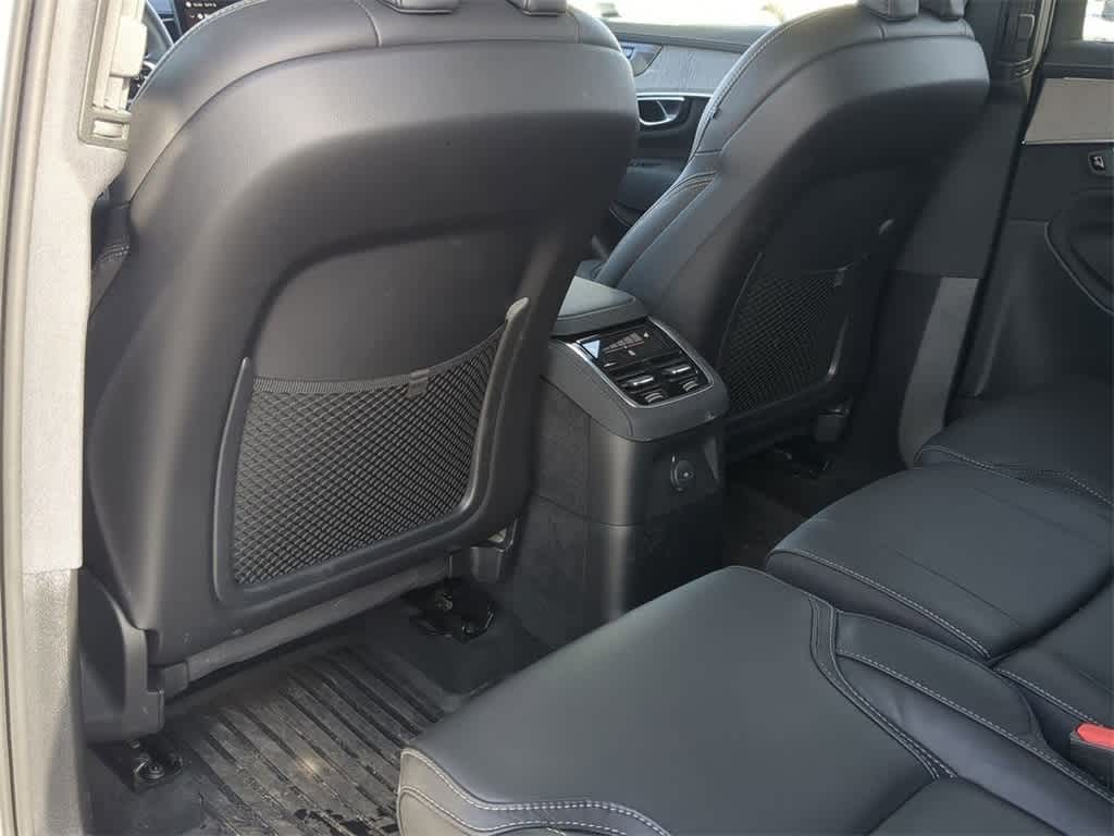 Thumbnail: 2025 Volvo XC90 - 17