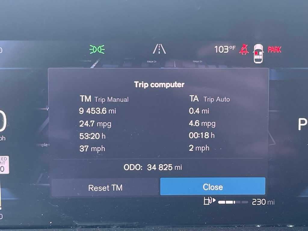 Thumbnail: 2023 Volvo XC40 - 14