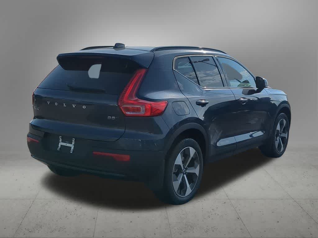 Thumbnail: 2026 Volvo XC40 - 6