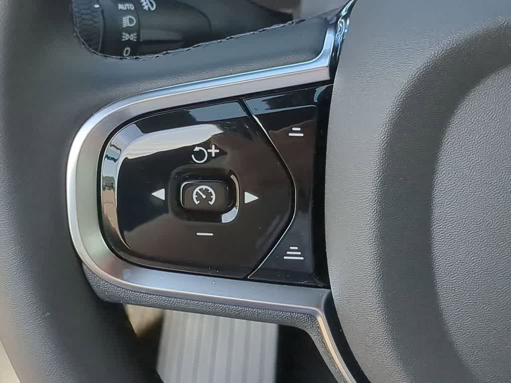 Thumbnail: 2026 Volvo XC90 - 22