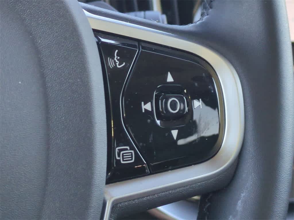 Thumbnail: 2025 Volvo XC90 - 24