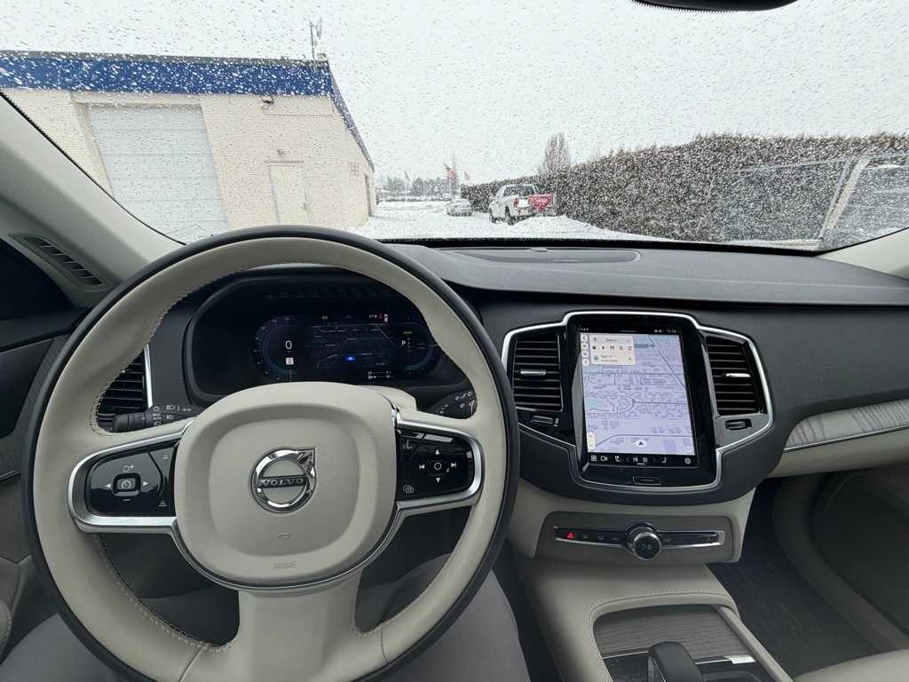 Thumbnail: 2025 Volvo XC90 - 17