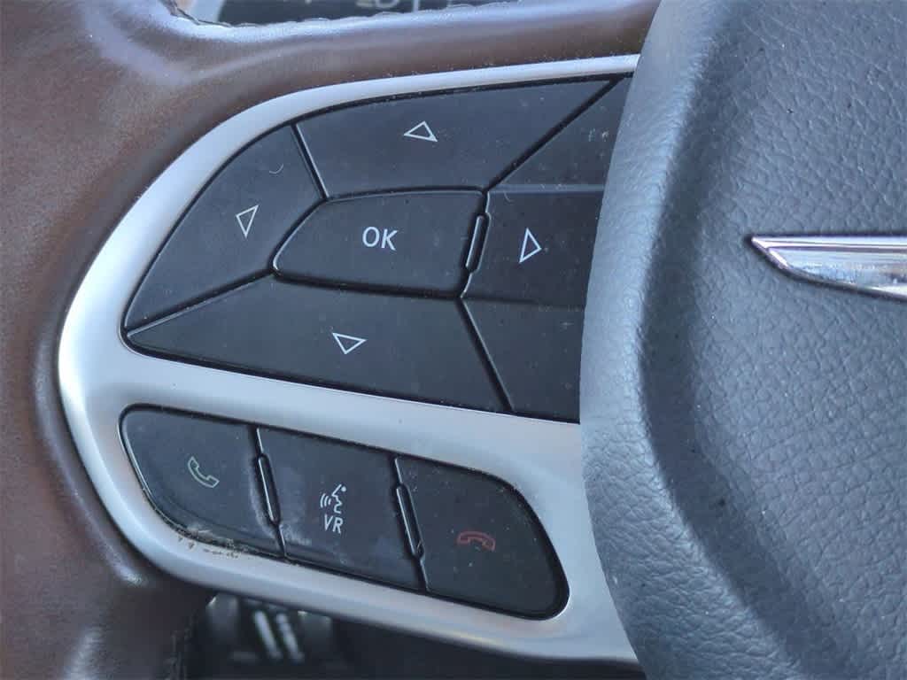 Thumbnail: 2018 Chrysler Pacifica - 18