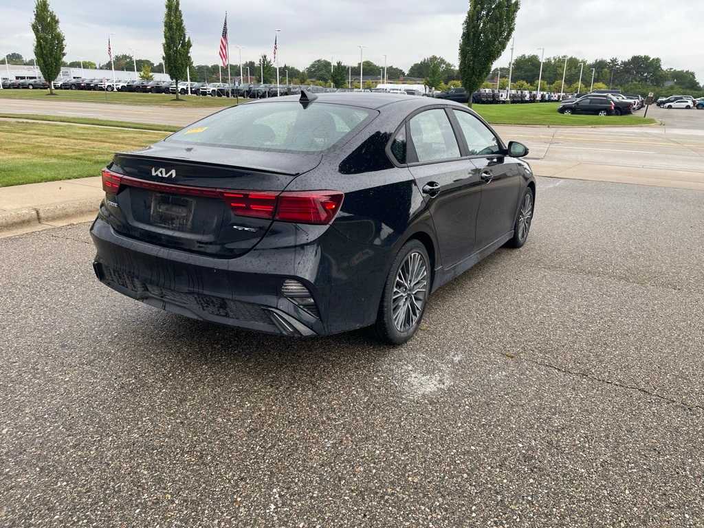 Thumbnail: 2023 Kia Forte - 5