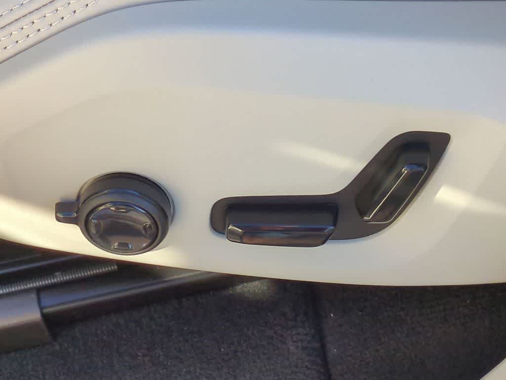 Thumbnail: 2026 Volvo XC90 - 15