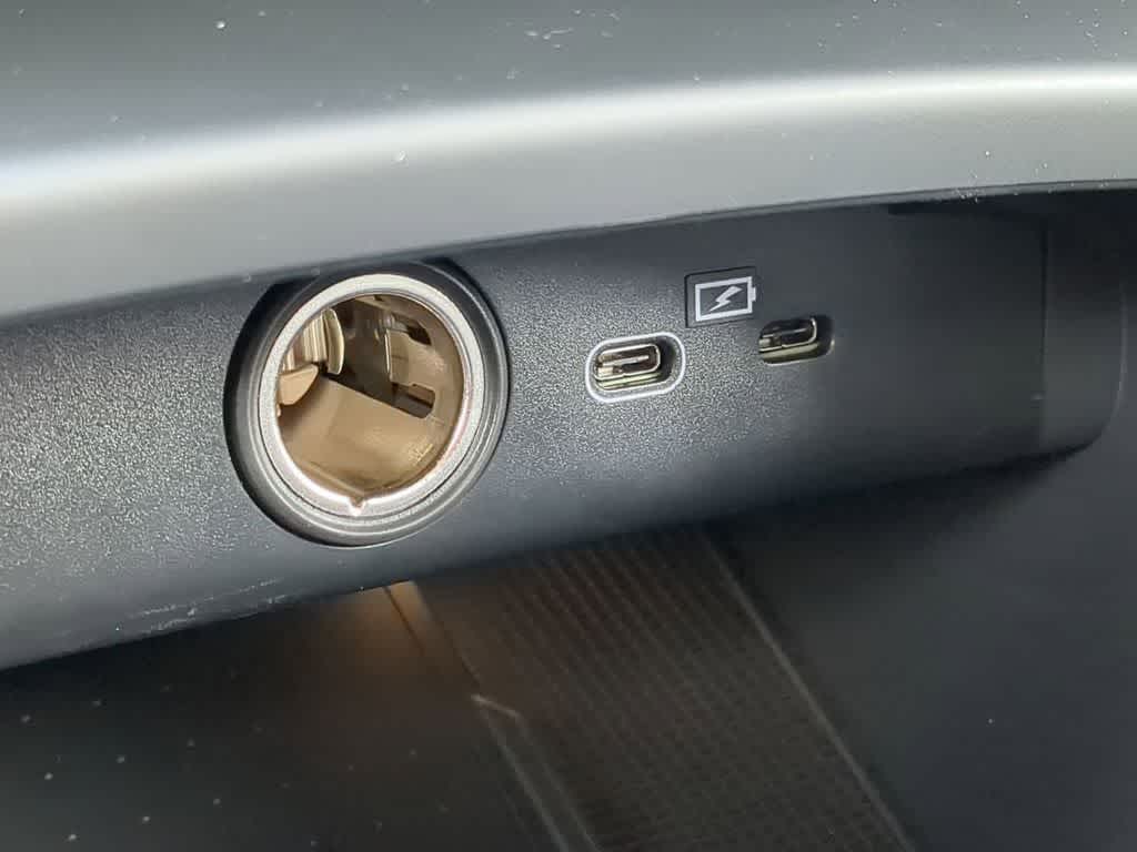 Thumbnail: 2026 Volvo XC40 - 29