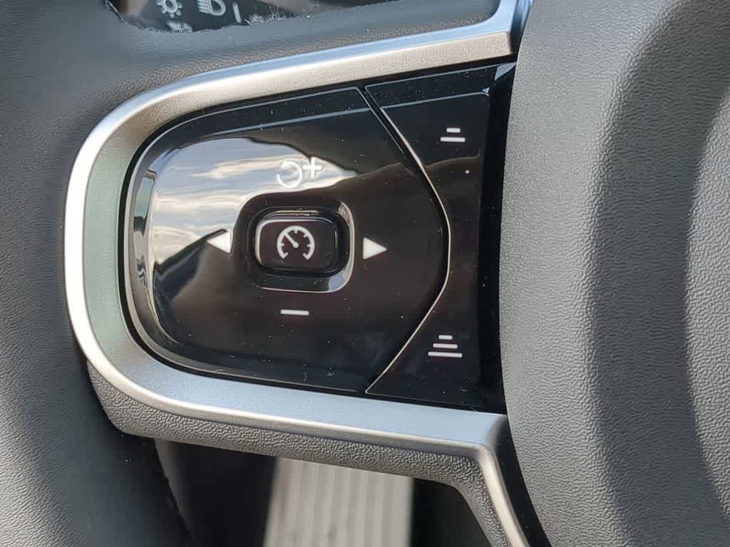 Thumbnail: 2026 Volvo XC60 - 22