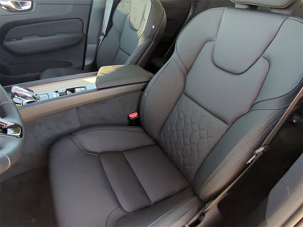 Thumbnail: 2026 Volvo XC60 - 15