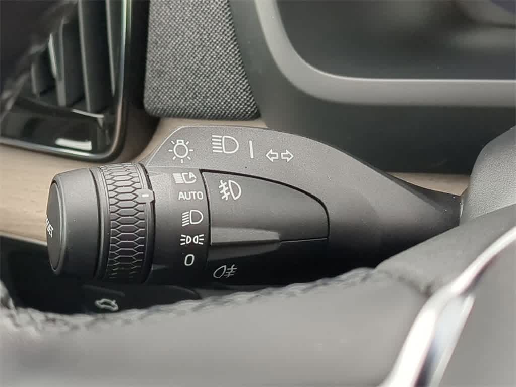 Thumbnail: 2025 Volvo XC90 - 27