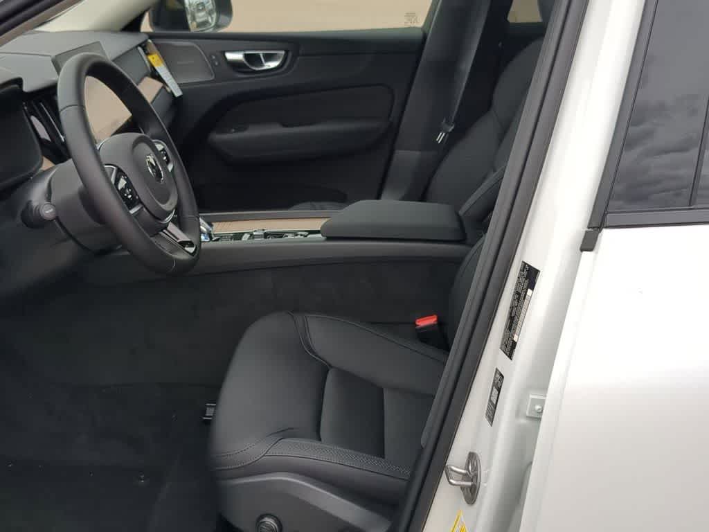 Thumbnail: 2026 Volvo XC60 - 15