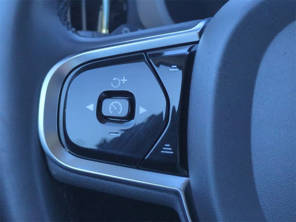 Thumbnail: 2024 Volvo XC60 - 24