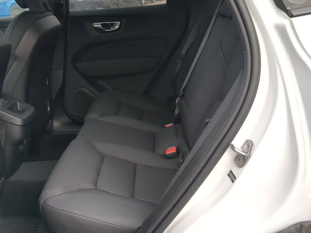 Thumbnail: 2026 Volvo XC60 - 18