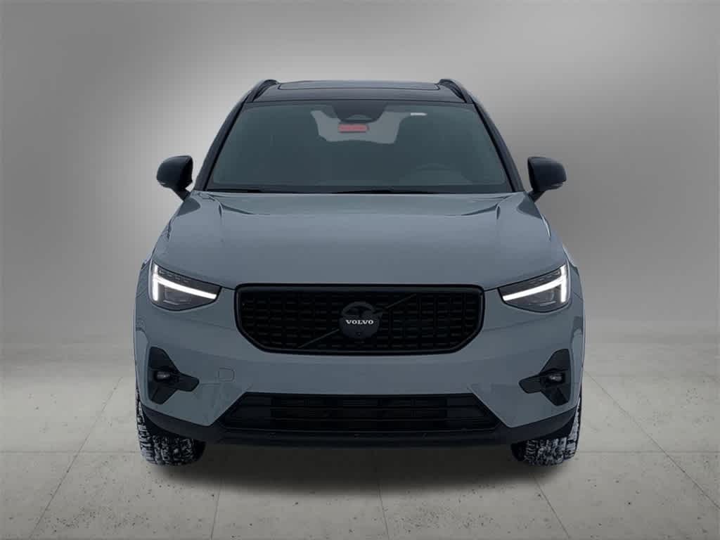 Thumbnail: 2026 Volvo XC40 - 9