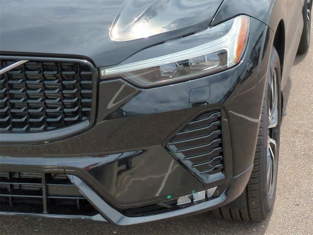 Thumbnail: 2025 Volvo XC60 - 10