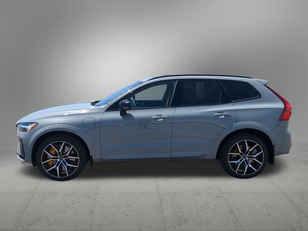 Thumbnail: 2026 Volvo XC60 - 3