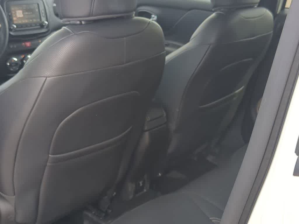 Thumbnail: 2015 Jeep Renegade - 17