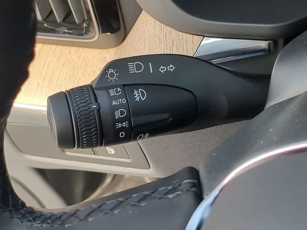 Thumbnail: 2026 Volvo XC60 - 25