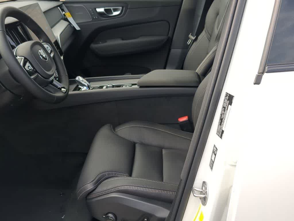 Thumbnail: 2026 Volvo XC60 - 15