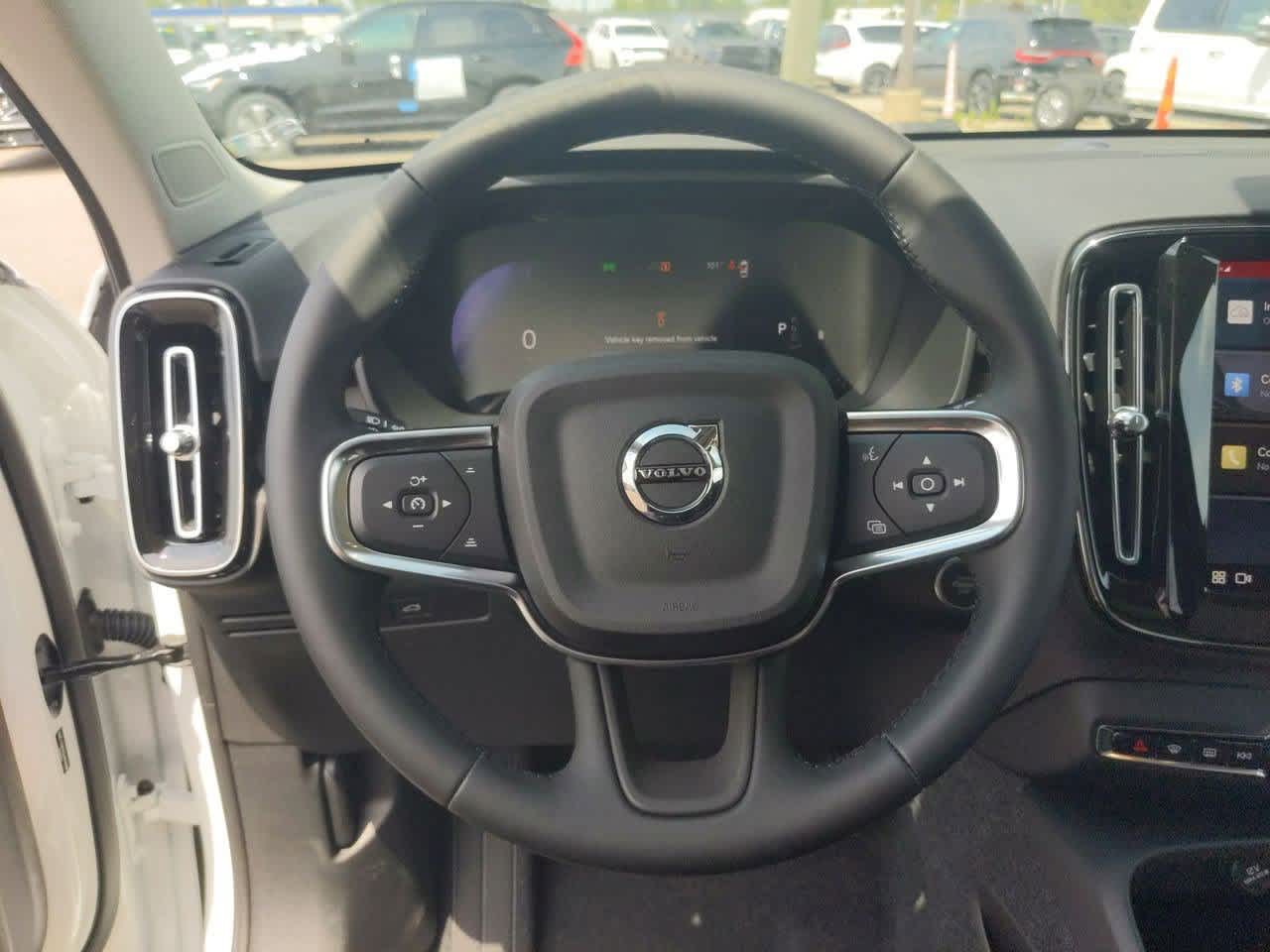 Thumbnail: 2025 Volvo XC40 - 20