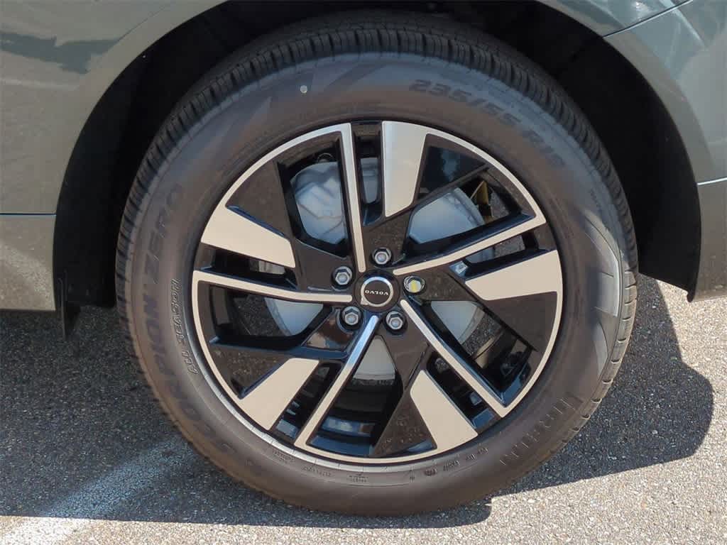 Thumbnail: 2026 Volvo XC60 - 13