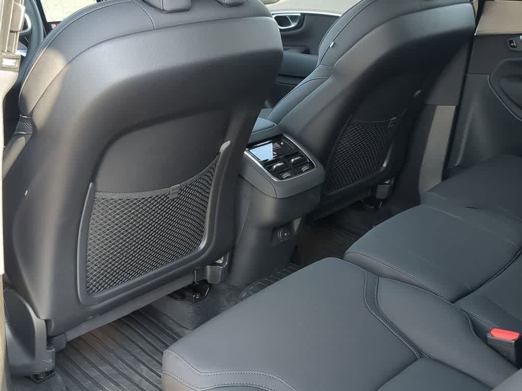 Thumbnail: 2026 Volvo XC90 - 17