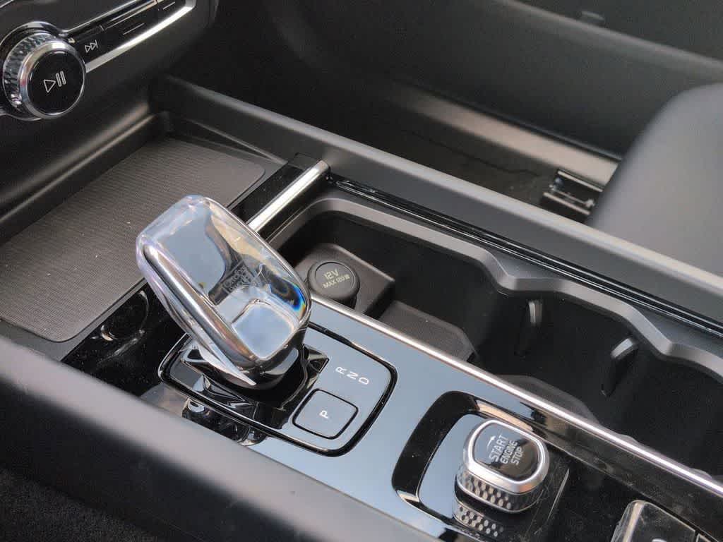 Thumbnail: 2026 Volvo XC60 - 33