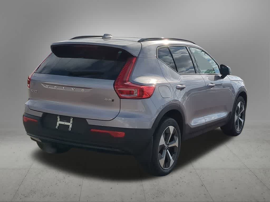 Thumbnail: 2026 Volvo XC40 - 6