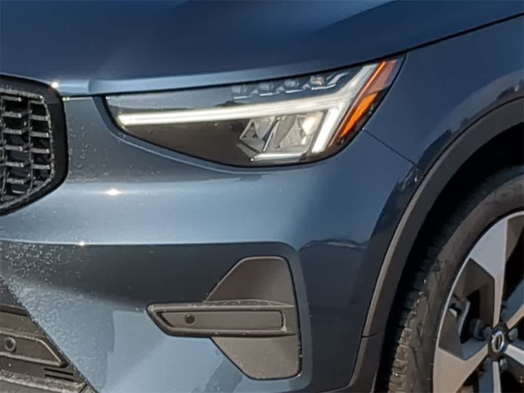 Thumbnail: 2026 Volvo XC40 - 10