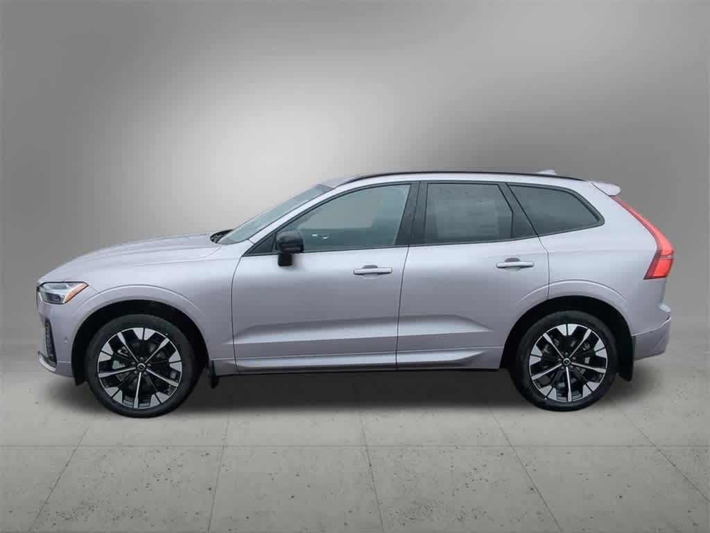 Thumbnail: 2026 Volvo XC60 - 3