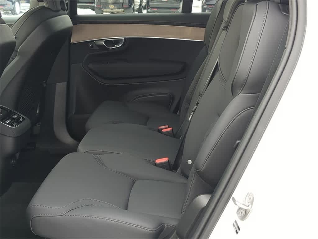 Thumbnail: 2025 Volvo XC90 - 18