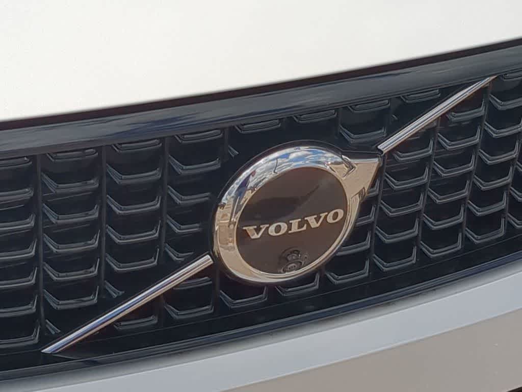 Thumbnail: 2026 Volvo XC40 - 11