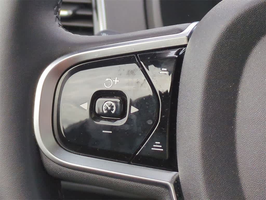 Thumbnail: 2025 Volvo XC90 - 24