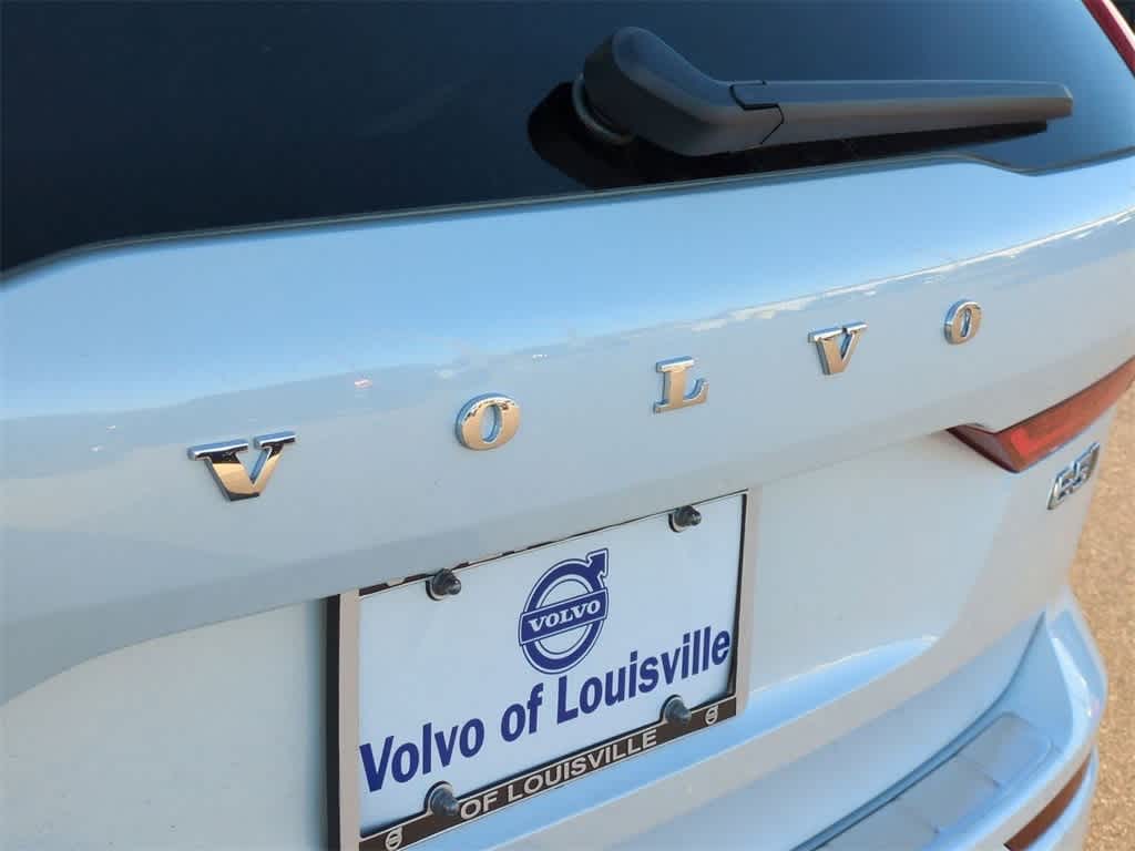 2026 Volvo XC60 B5 photo 4